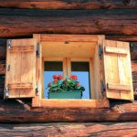 window-1074511_1280